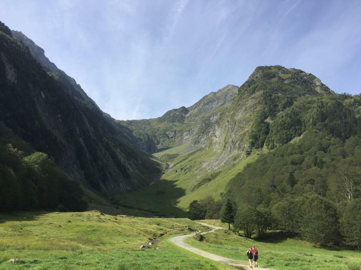 Les Meubles De Luchon - La Perle Bleue - Centre Luchon, Beau T2, 2 A 4 Personnes, Wifi *